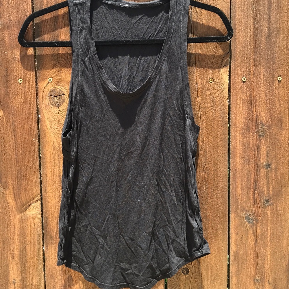 Black lululemon tank